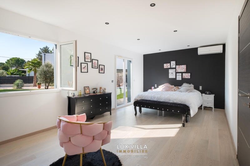 Villa - 344 m² - 12 pièces