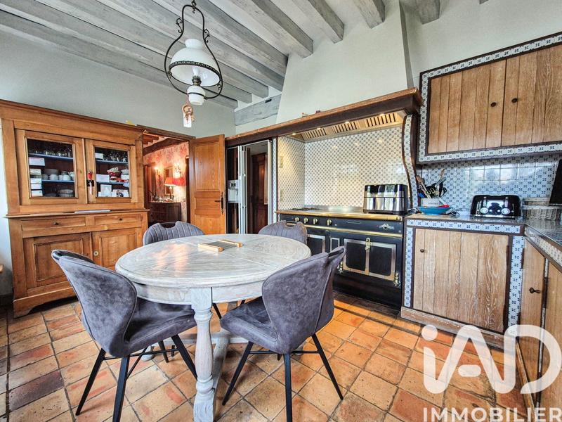 Maison - 213 m² - 7 pièces