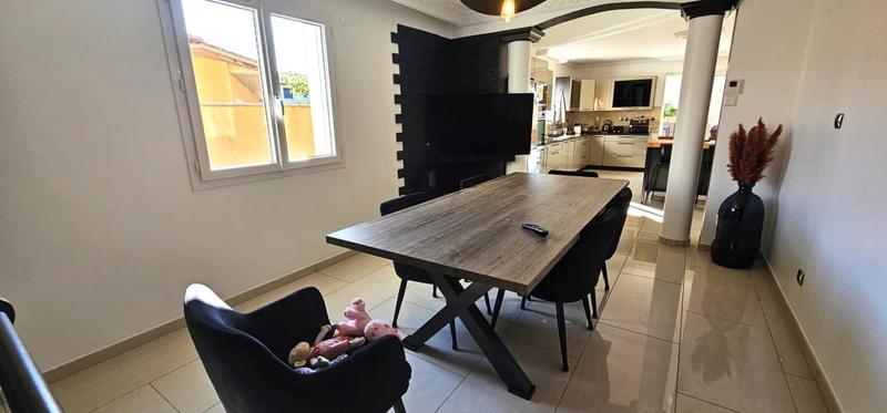 Villa - 259 m² - 8 pièces