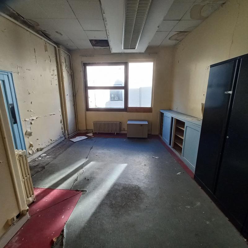 Local commercial - 451 m²