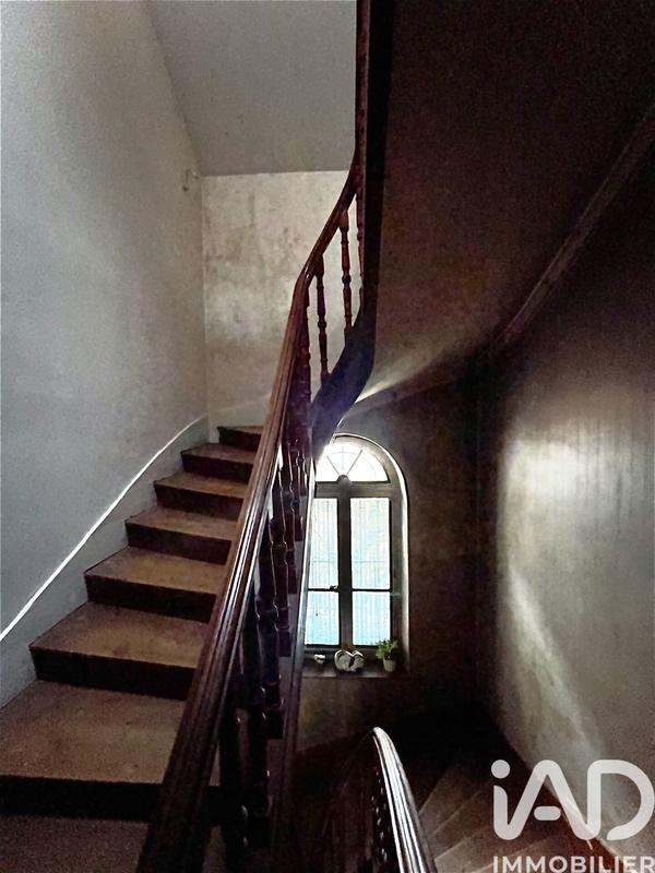 Maison - 241 m² - 14 pièces