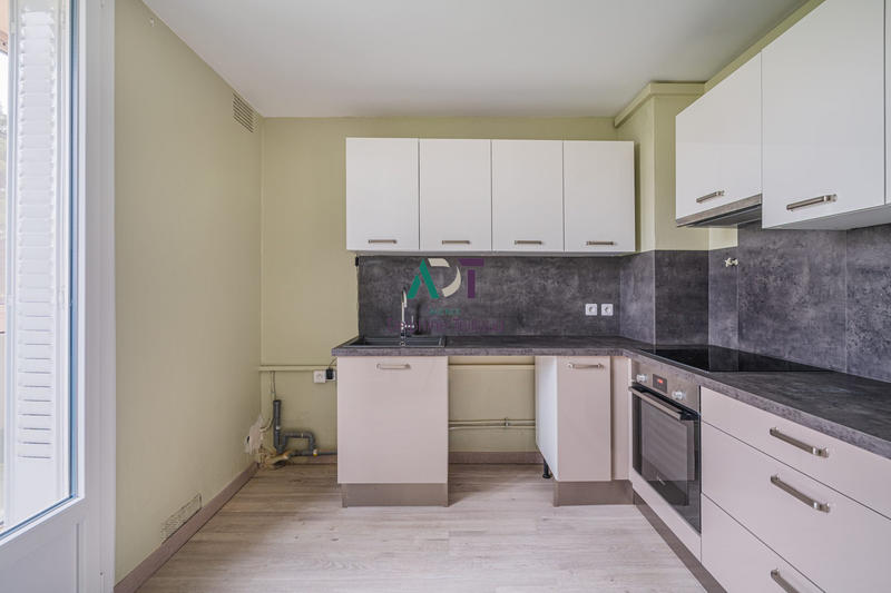 Appartement - 75 m² - 4 pièces