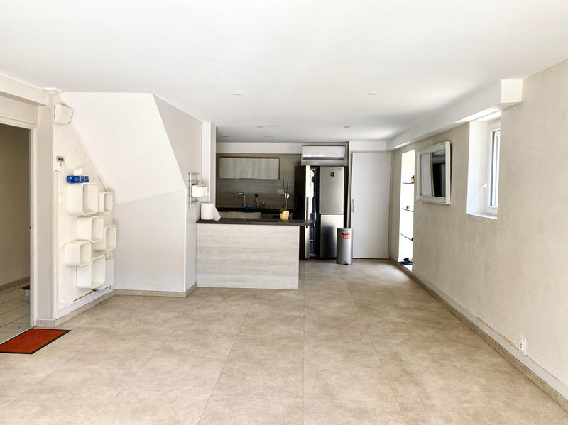 Maison - 182 m² - 6 pièces