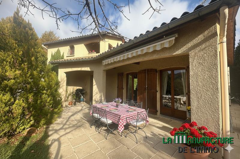 Maison - 135 m² - 6 pièces