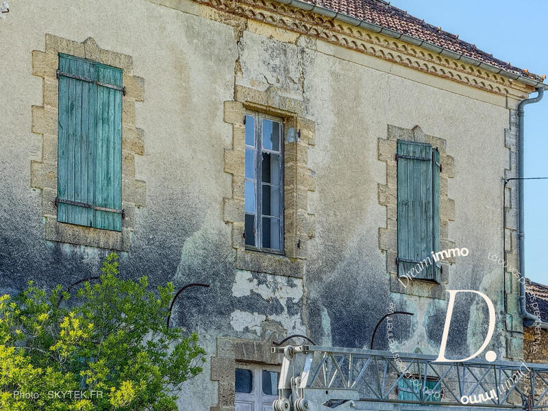 Maison - 200 m² - 9 pièces