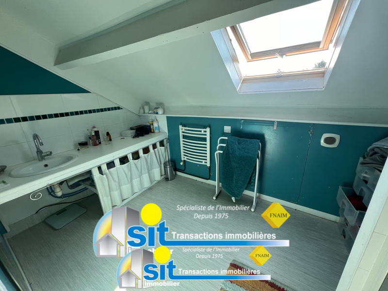 Maison - 270 m² - 9 pièces