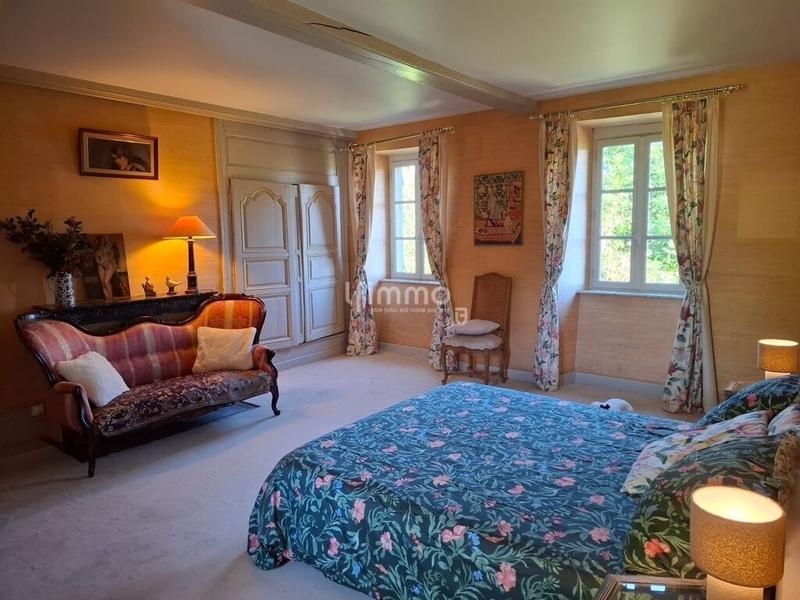 Propriété - 312 m² - 11 pièces