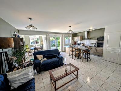 Maison - 100 m² - 4 pièces