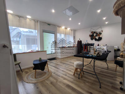 Local commercial - 114 m²