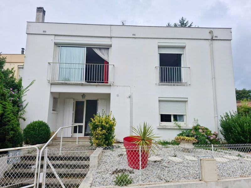 Maison - 140 m² - 5 pièces