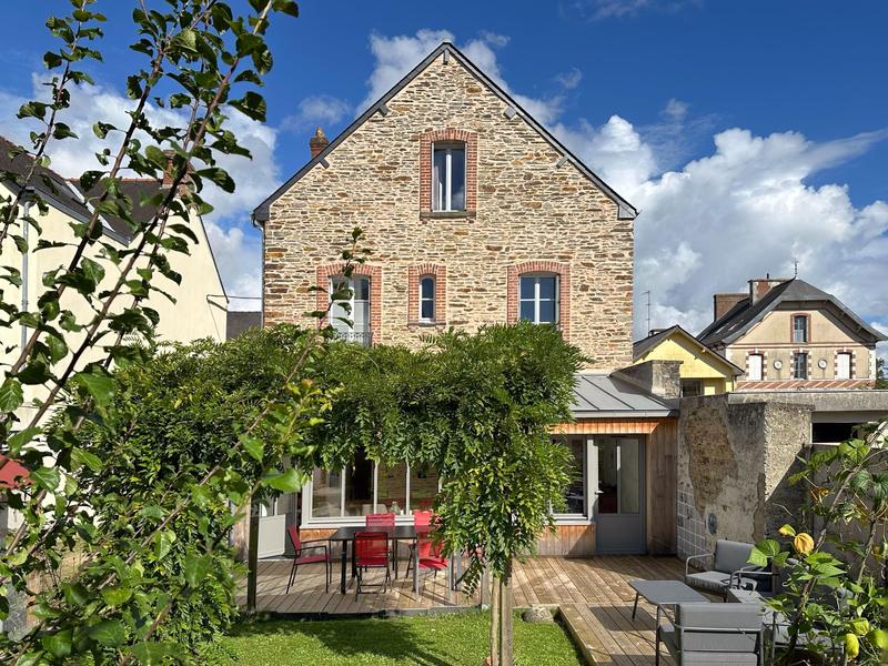 Maison - 194 m² - 9 pièces