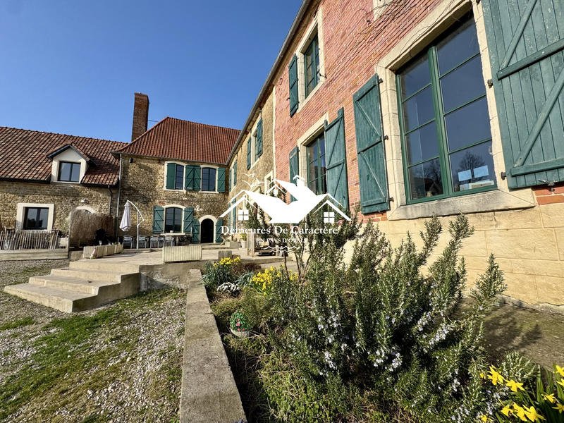 Maison - 318 m² - 12 pièces