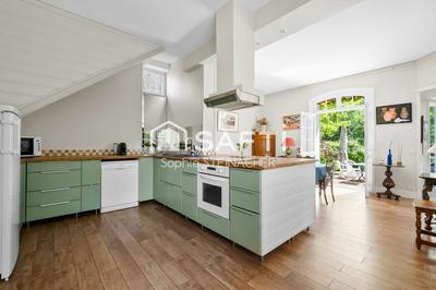 Maison - 192 m² - 7 pièces