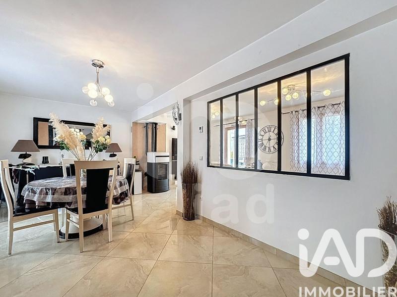 Maison - 111 m² - 5 pièces