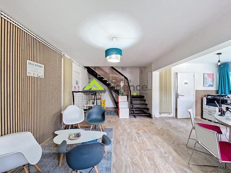 Local commercial - 240 m²