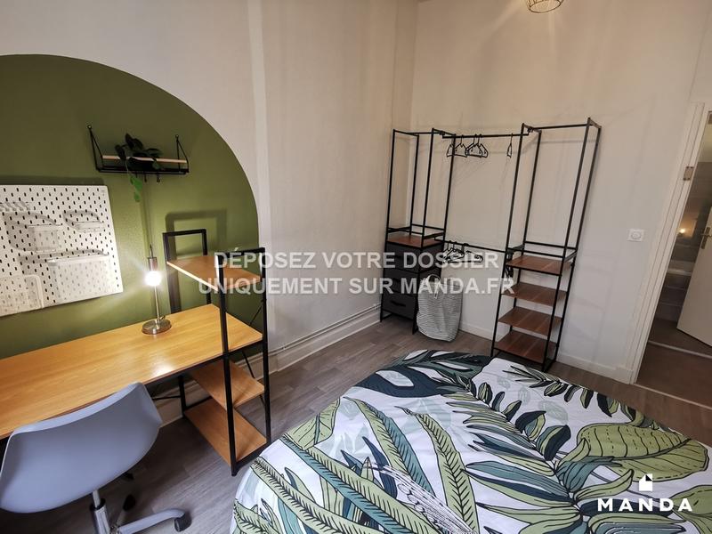 Chambre - 11 m² - 5 pièces