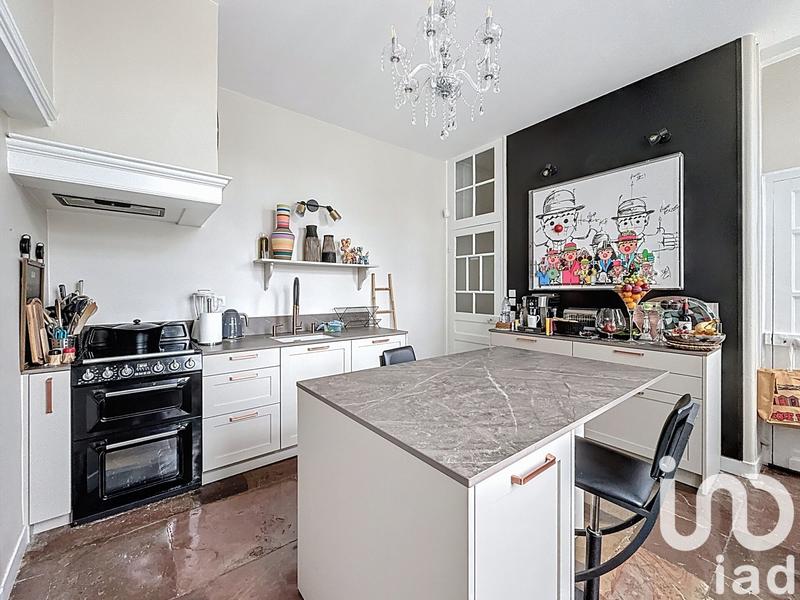 Maison - 442 m² - 8 pièces