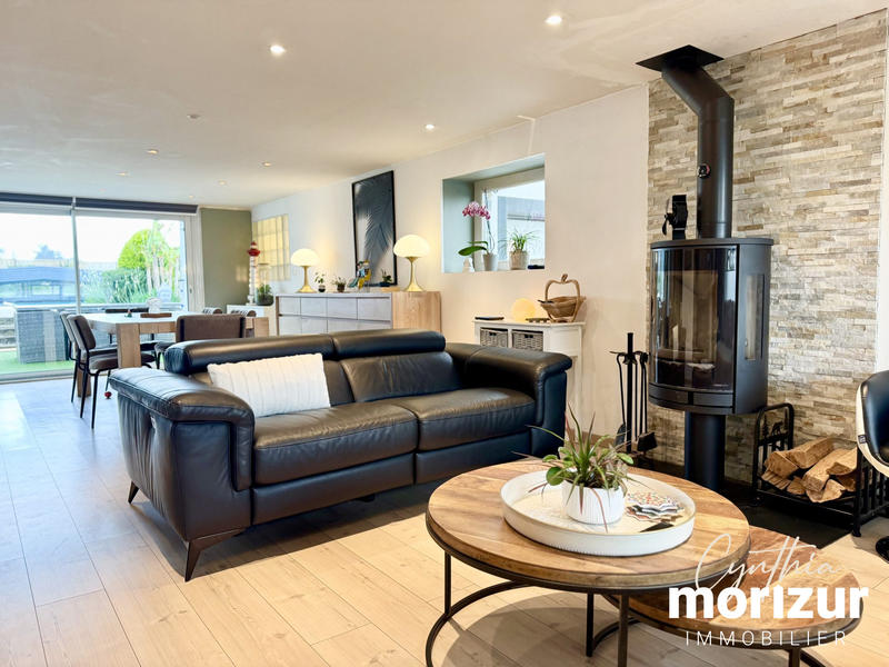 Maison - 182 m² - 9 pièces