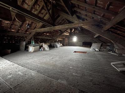 Maison traditionnelle - 184 m² - 11 pièces