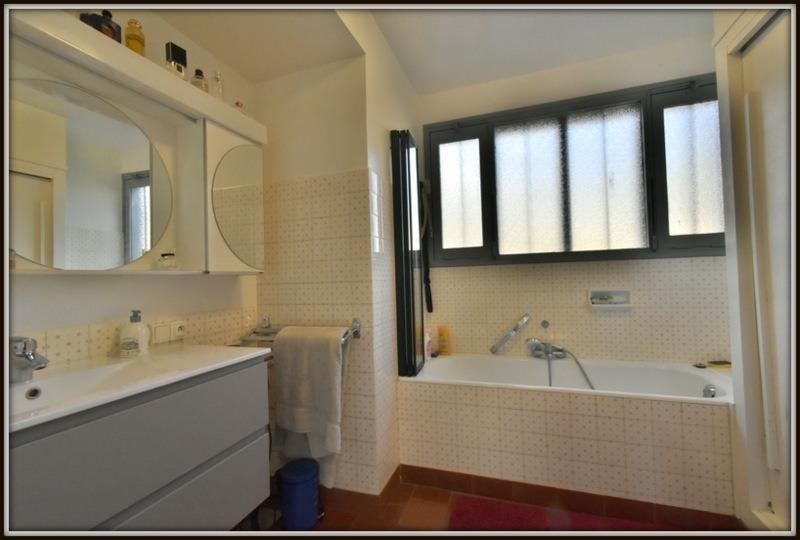 Maison - 266 m² - 9 pièces