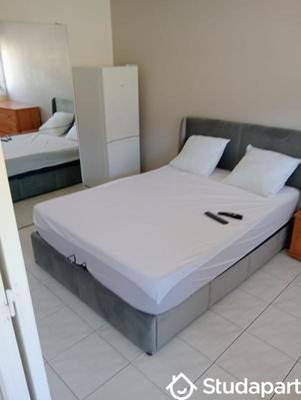 Chambre - 12 m² - 1 pièce