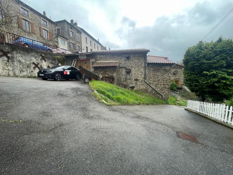 Maison - 300 m² - 4 pièces