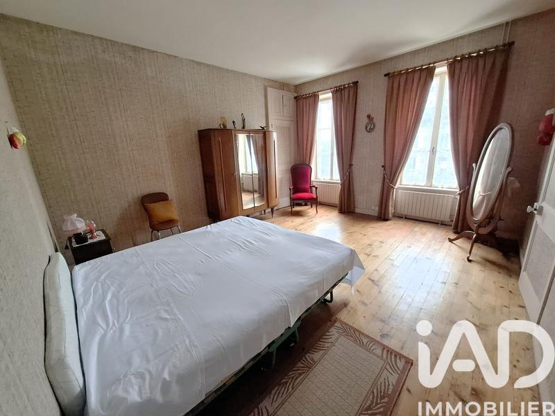 Maison - 221 m² - 12 pièces