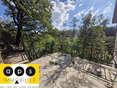 Maison - 180 m² - 9 pièces