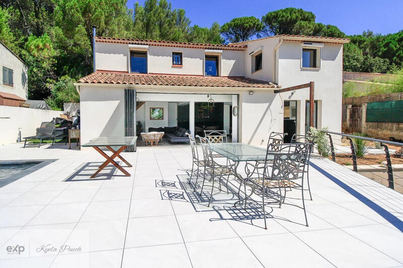 Maison traditionnelle - 168 m² - 4 pièces