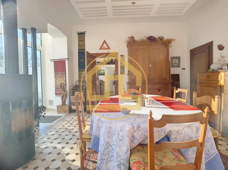 Maison - 430 m² - 13 pièces