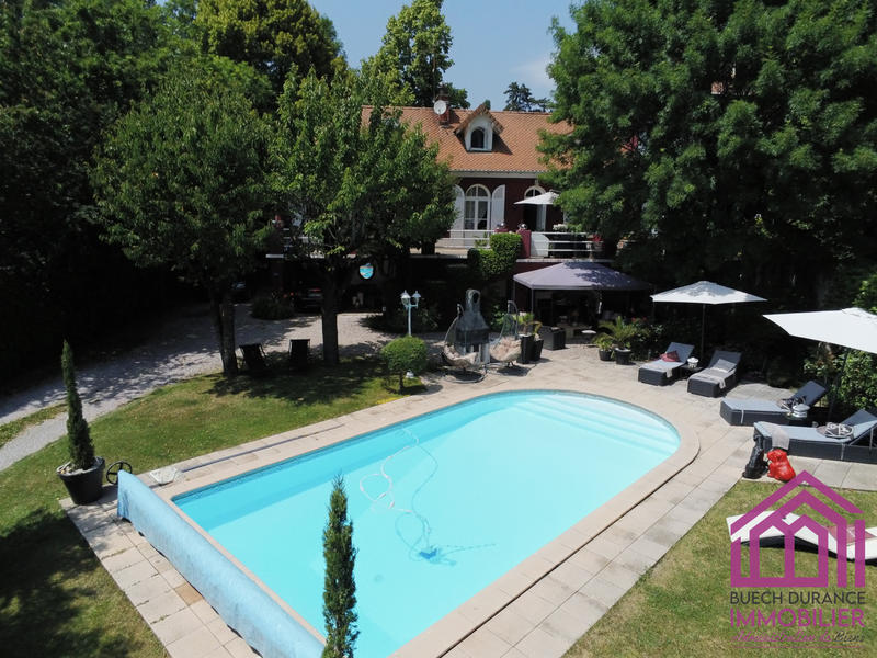 Villa - 233 m² - 6 pièces