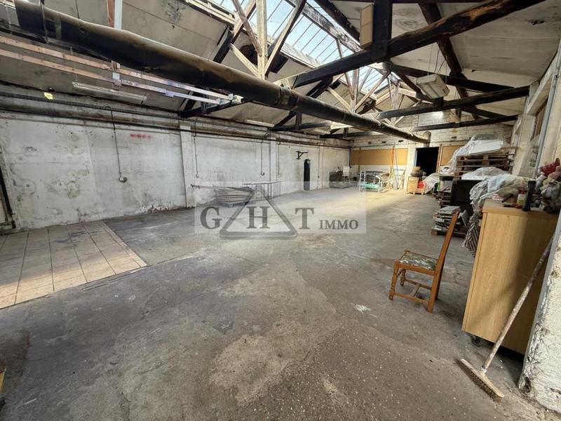 Entrepôt - 380 m²