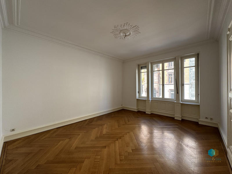 Appartement - 157 m² - 6 pièces