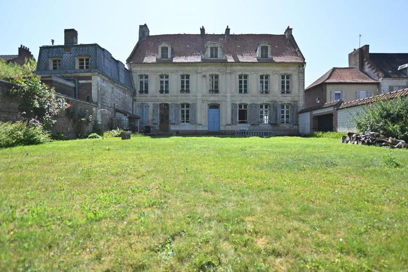 Maison - 262 m² - 9 pièces