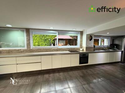 Villa - 200 m² - 8 pièces