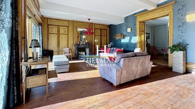 Maison - 348 m² - 11 pièces