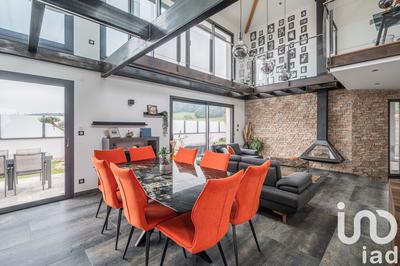 Maison - 244 m² - 6 pièces