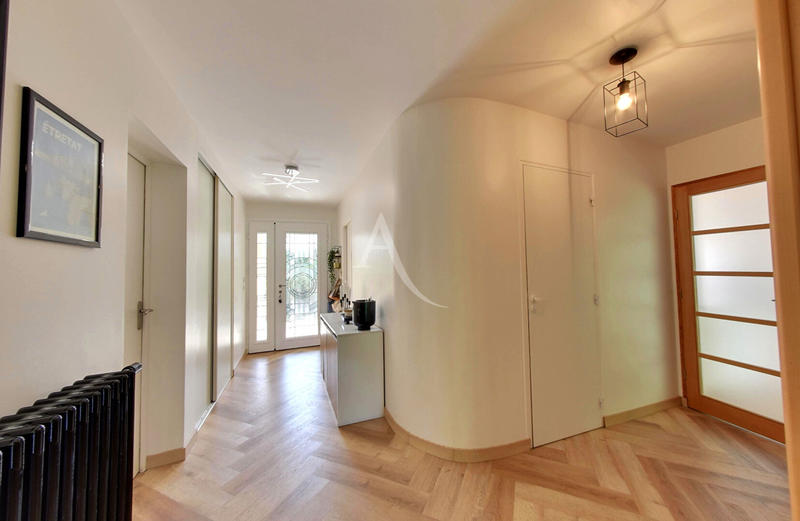 Maison - 185 m² - 6 pièces