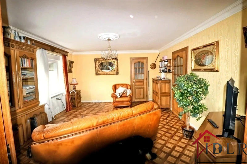 Maison - 228 m² - 7 pièces