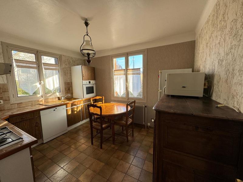 Maison - 121 m² - 6 pièces