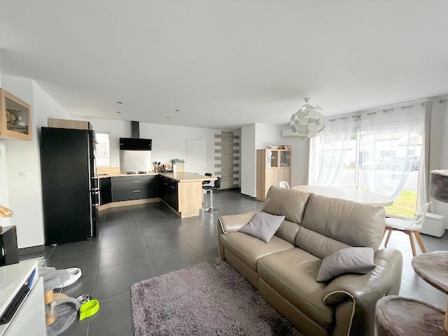 Maison - 94 m² - 5 pièces