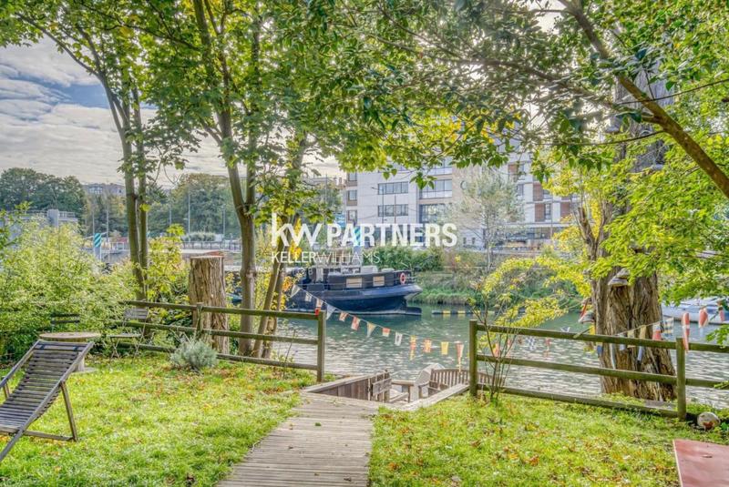 Maison - 302 m² - 10 pièces