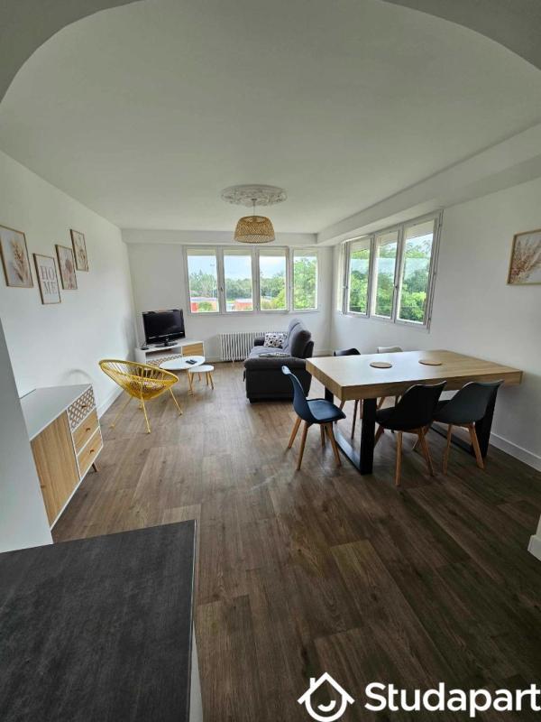 Chambre - 14 m² - 1 pièce