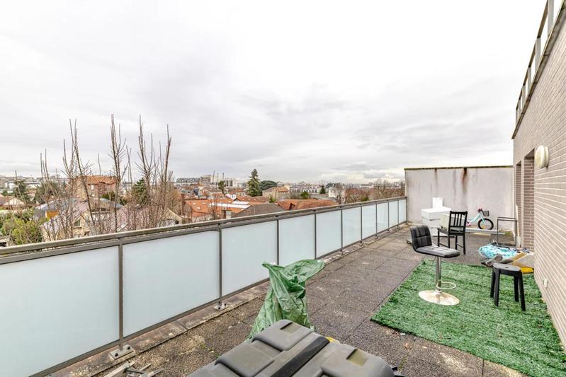 Appartement - 84 m² - 4 pièces