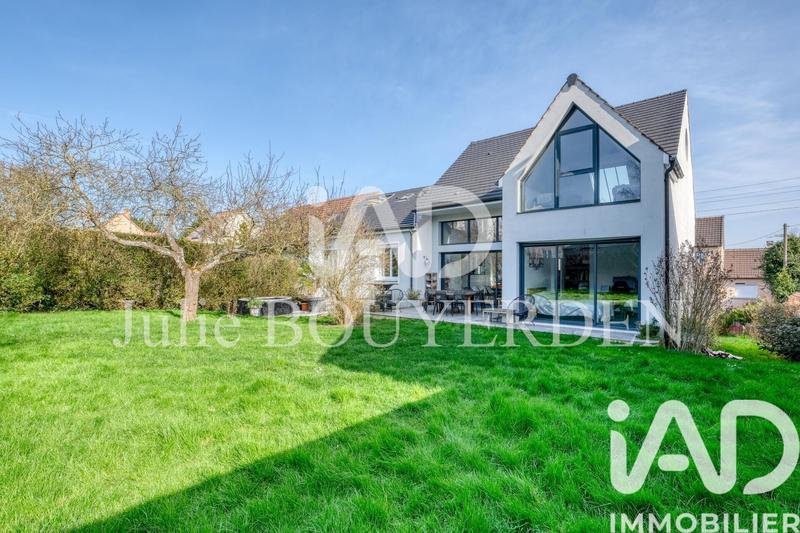 Maison - 200 m² - 8 pièces