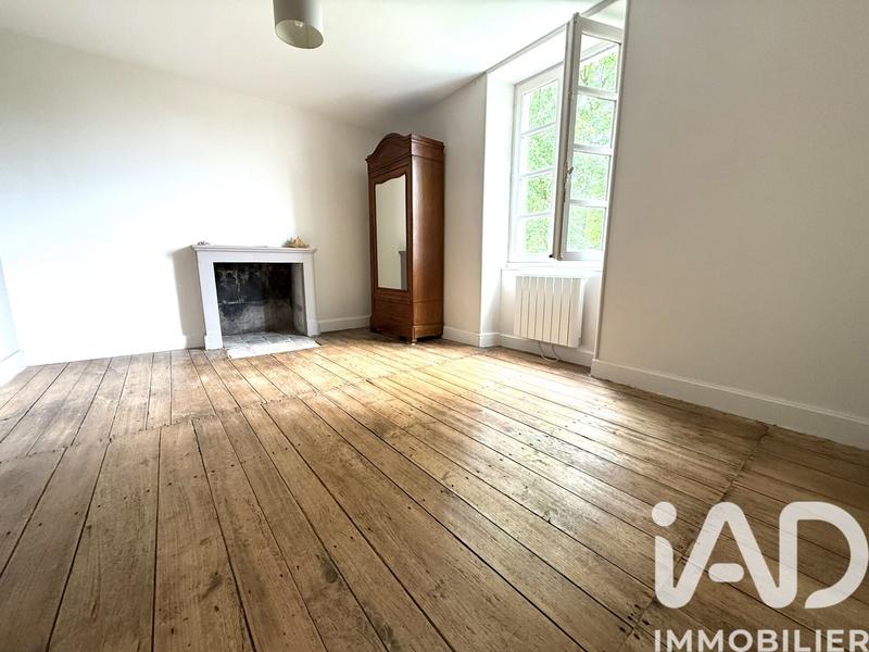 Maison - 303 m² - 10 pièces