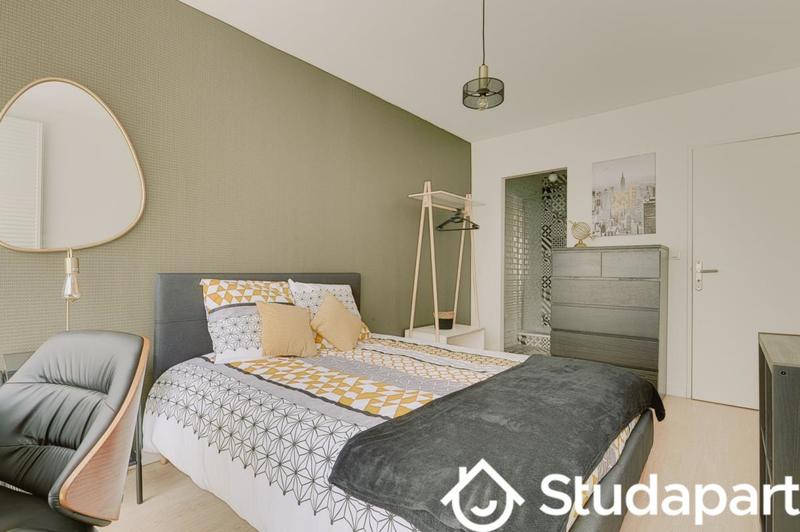 Chambre - 13 m² - 1 pièce