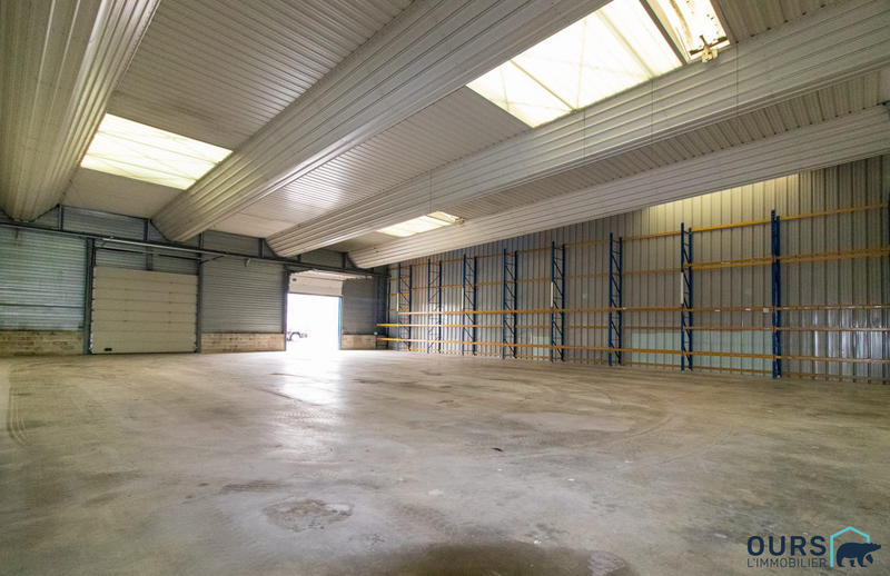 Local d'activités - 3 383 m²