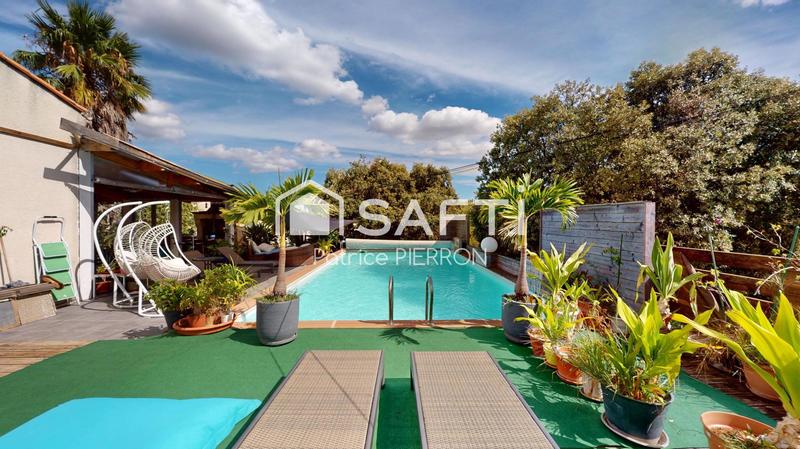 Maison - 258 m² - 10 pièces