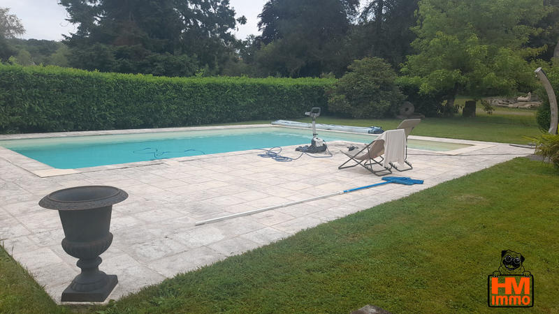 Demeure - 850 m² - 23 pièces